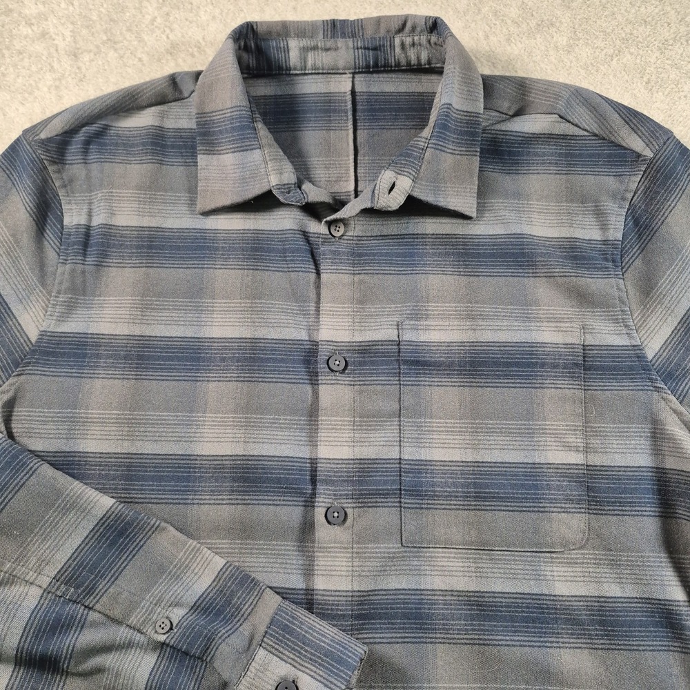 Lululemon Shirt Mens Medium Blue Gray Plaid Long Sleeve Button Up Casual Fall